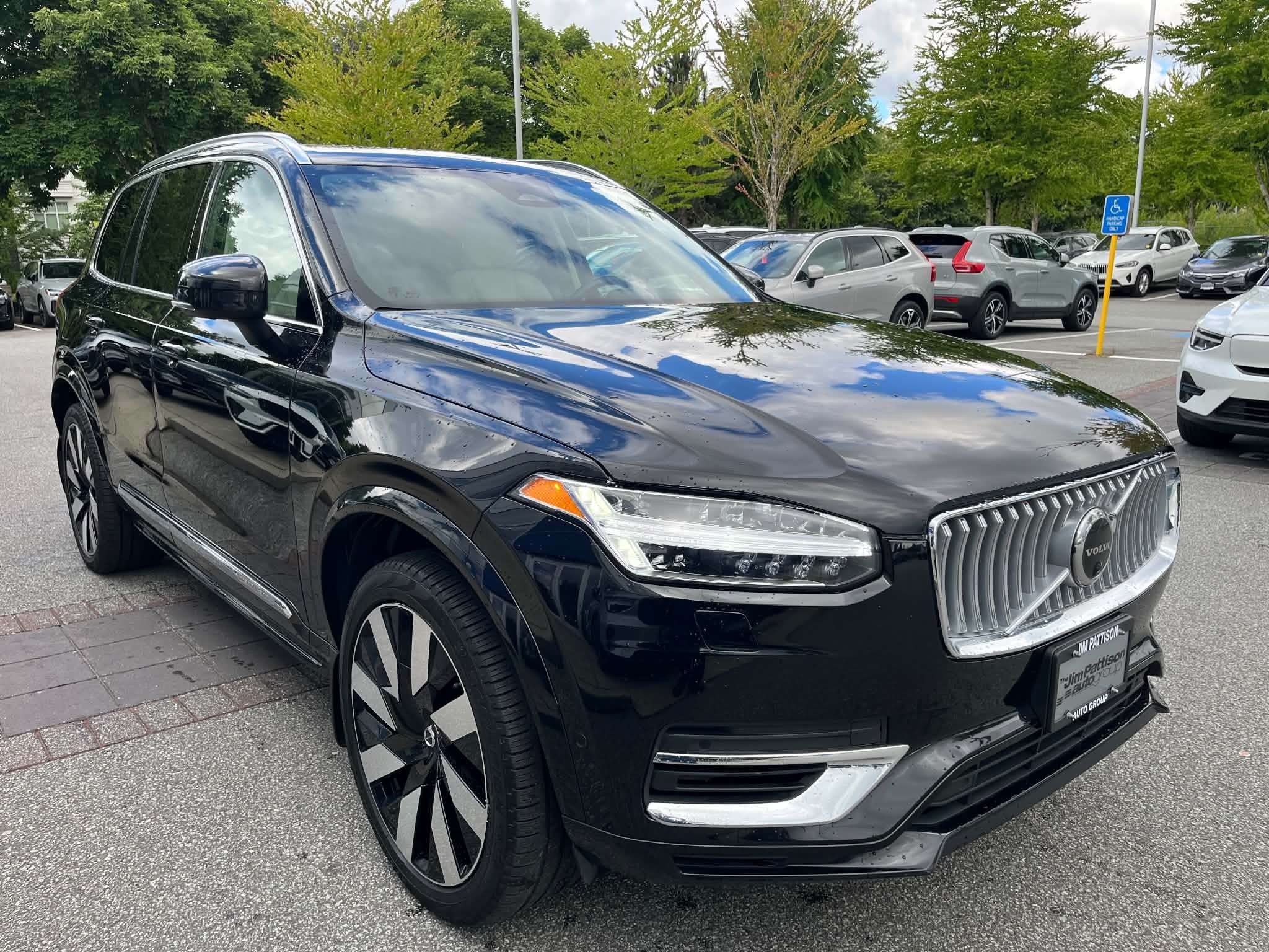 2024 Volvo XC90 T8 eAWD PHEV Plus Bright Theme 7-Seater thumb 7