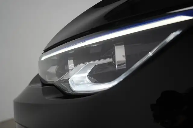 Volkswagen Golf view 11