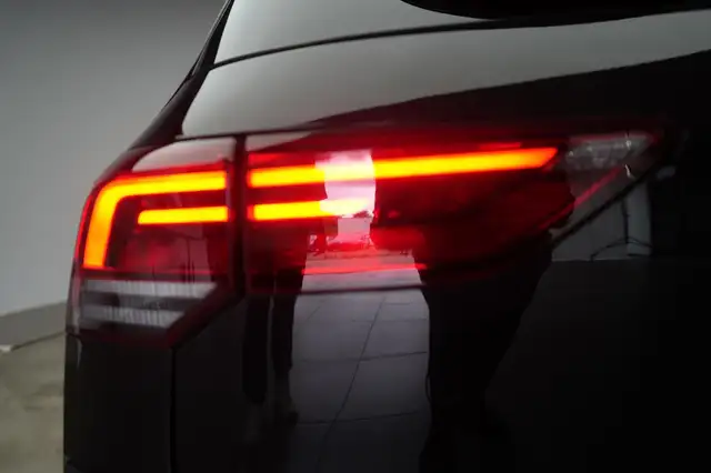 Volkswagen Golf view 10