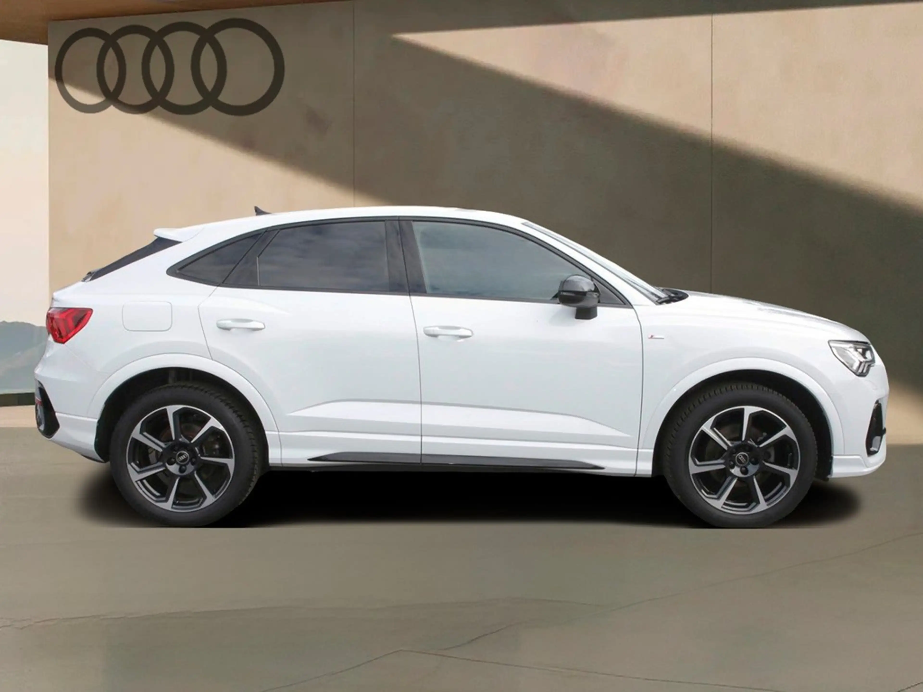 Audi Q3 Sportback 35 TFSI S line AHK*NAVI*VIRTUAL*R-CAM... — photo 4