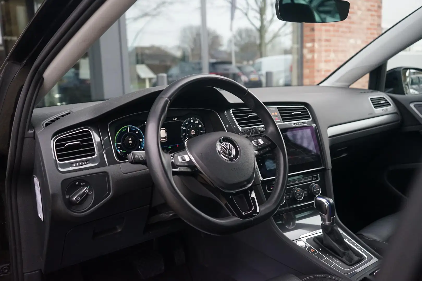 Volkswagen e-Golf , 7.5 Facelift, Leder, Camera, 18'' Rotiform, DAB+ Zwart - 2