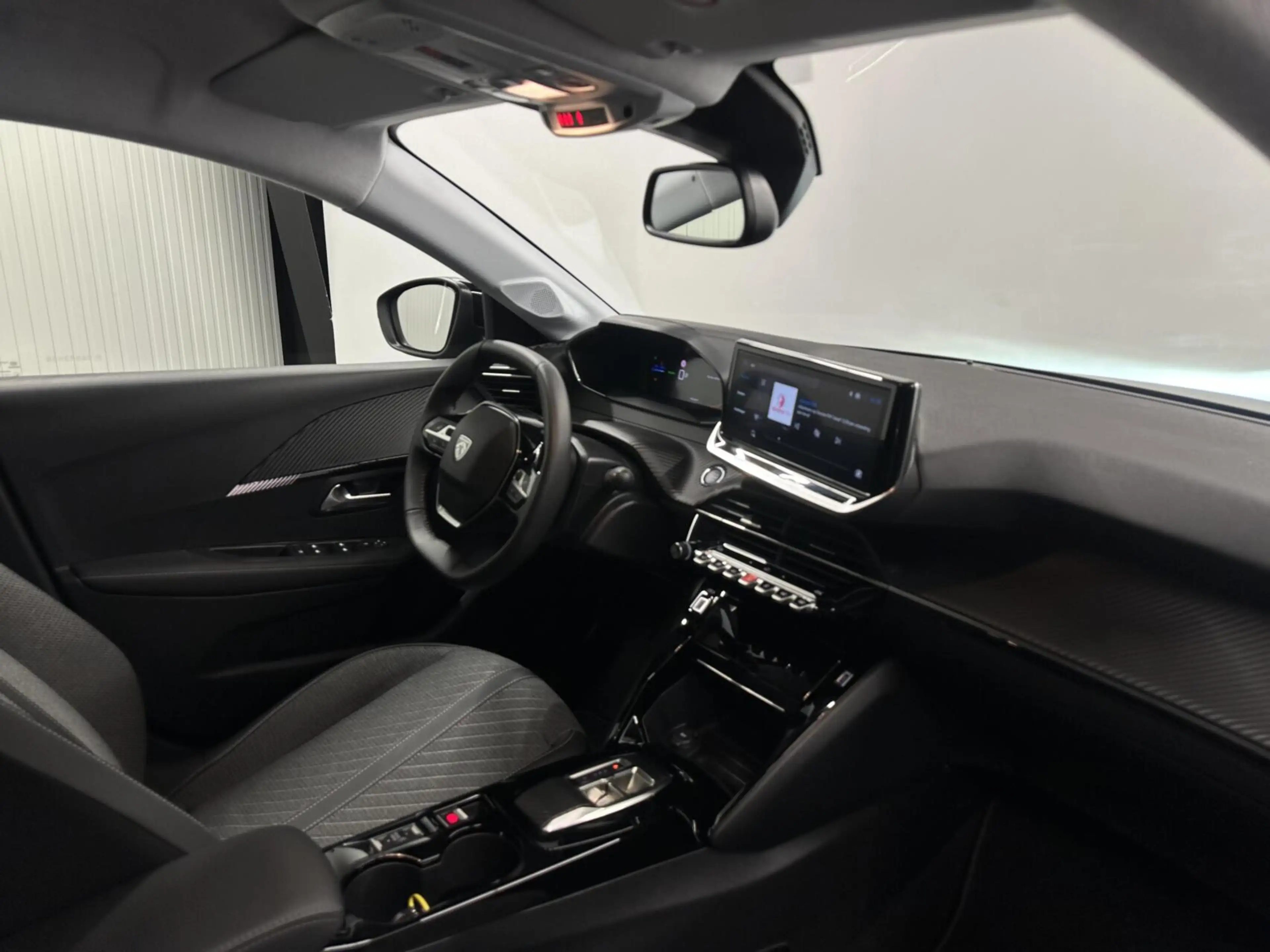 Peugeot e-208 EV Allure 50 kWh |3 Fase|LM|100kw|LED|1513km!| — photo 11