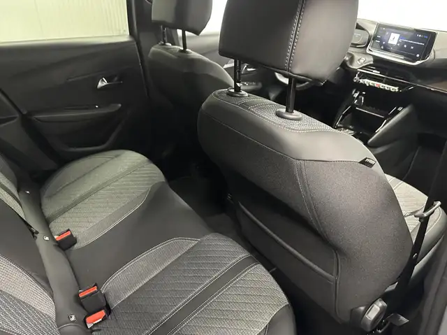 Peugeot E-208 view 13