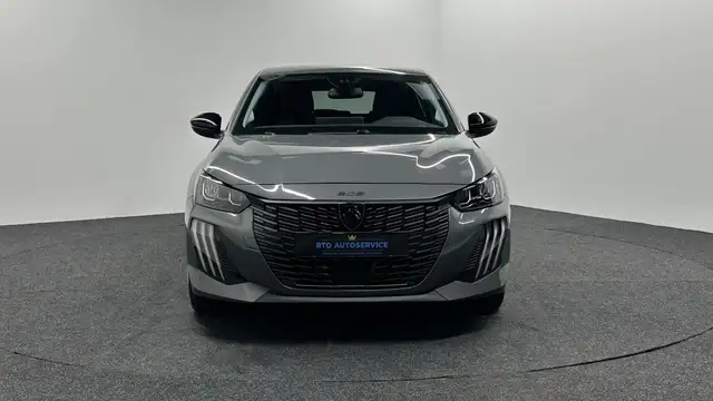 Peugeot E-208 view 6