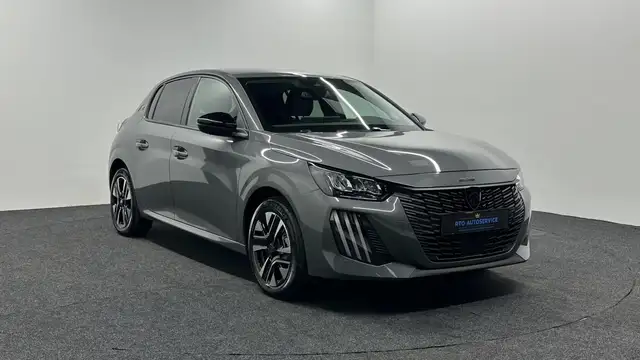 Peugeot E-208 view 3