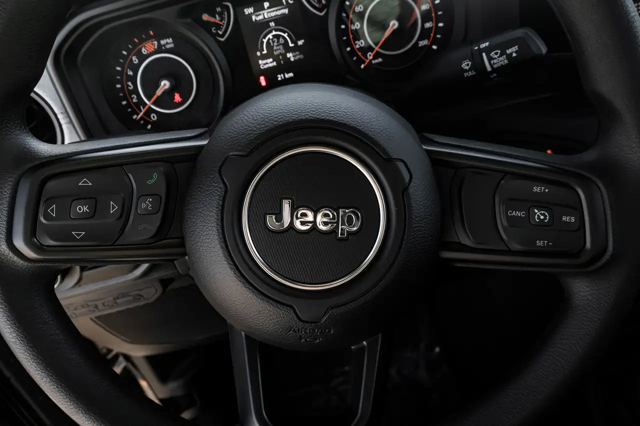 Jeep Wrangler снимка Jeep Wrangler