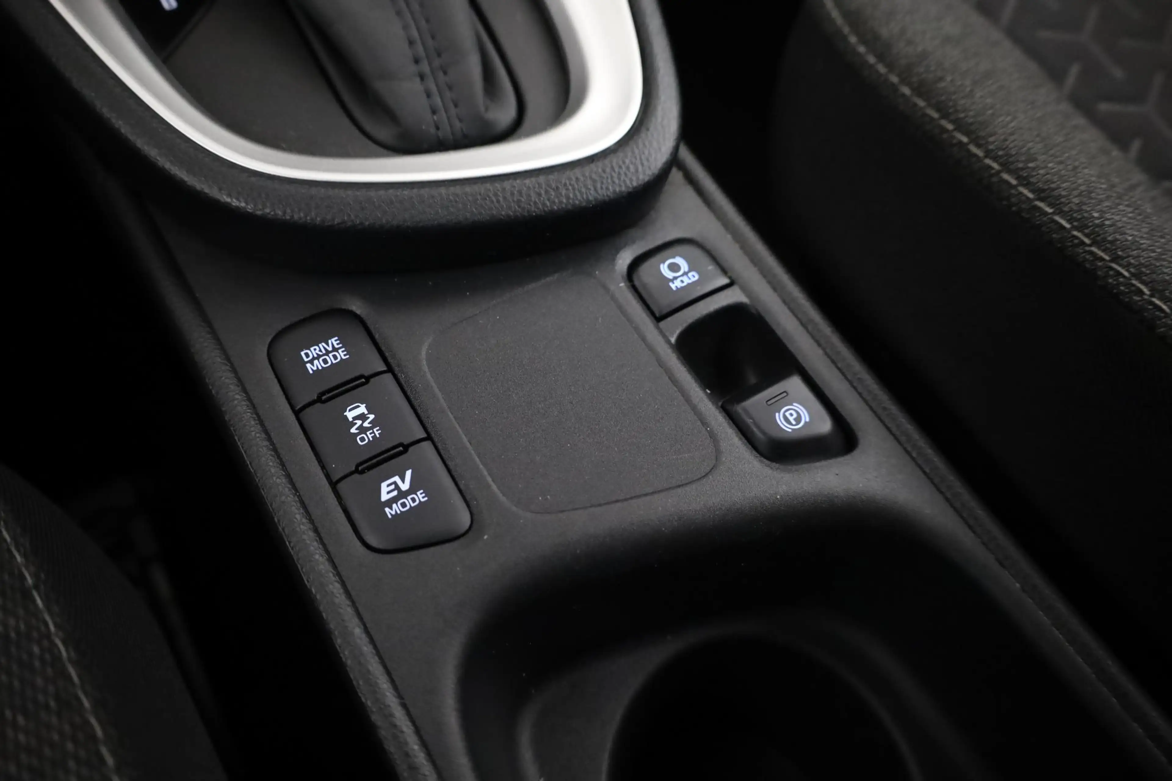 Toyota Yaris Cross 1.5 Hybrid 115 Active | All-seasons | Camera | Cru — photo 13
