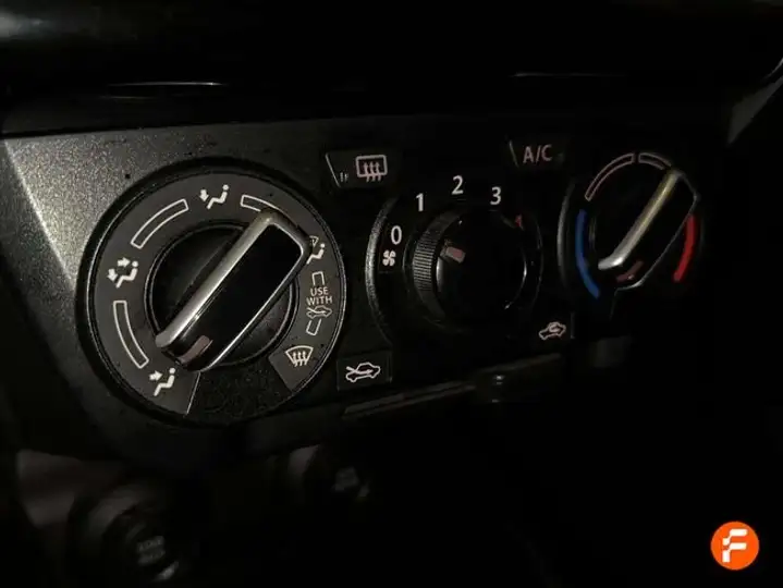 Suzuki Swift 1.2 GLE Mild Hybrid 2021, foto 13