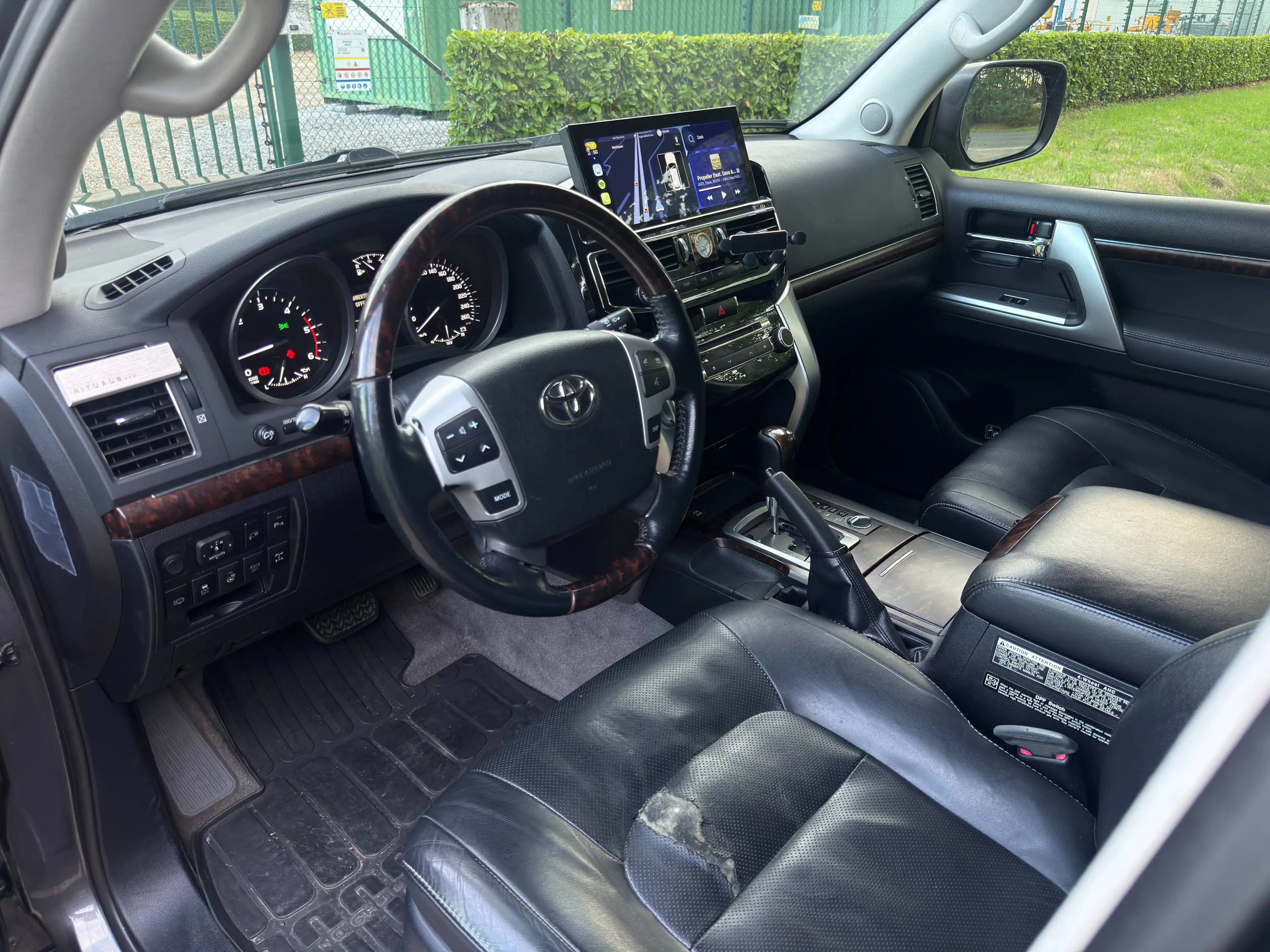 Toyota Land Cruiser Land Cruiser 4.5 D-4D V8 Premium — photo 12