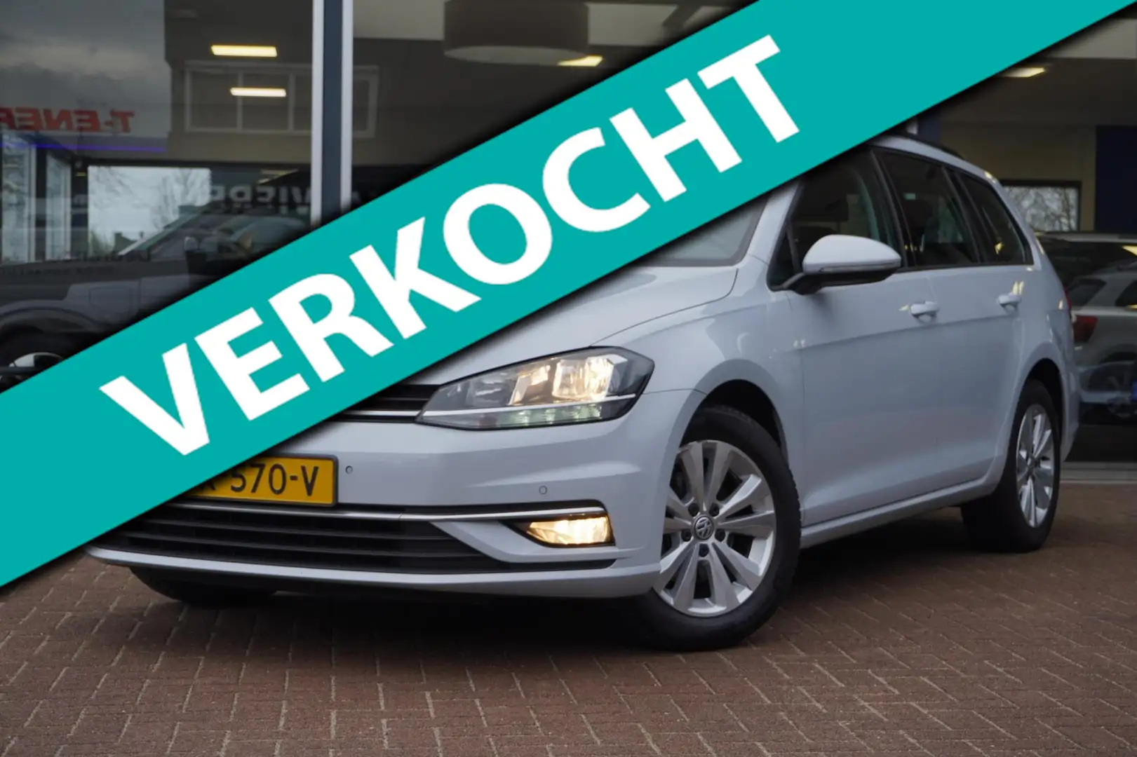 Volkswagen Golf Variant 1.0 TSI Comfortline | 5deurs | Airco | Navigatie | Wit - 1