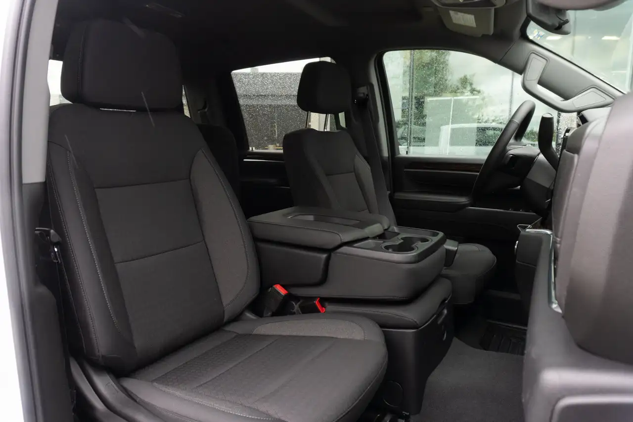 GMC Sierra 3500HD снимка GMC Sierra 3500HD