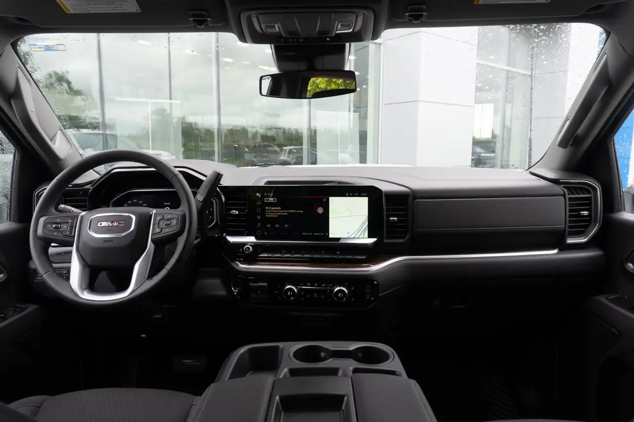 GMC Sierra 3500HD снимка GMC Sierra 3500HD