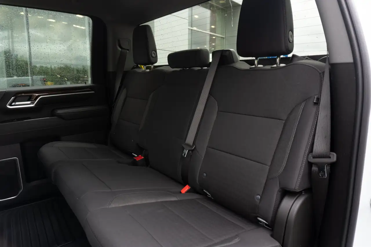 GMC Sierra 3500HD снимка GMC Sierra 3500HD