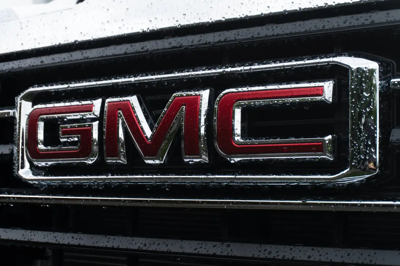GMC Sierra 3500HD снимка GMC Sierra 3500HD