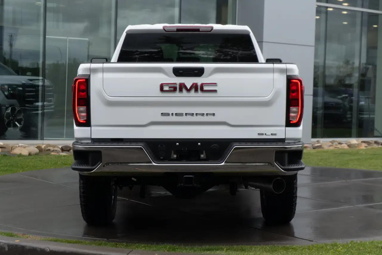 GMC Sierra 3500HD снимка GMC Sierra 3500HD