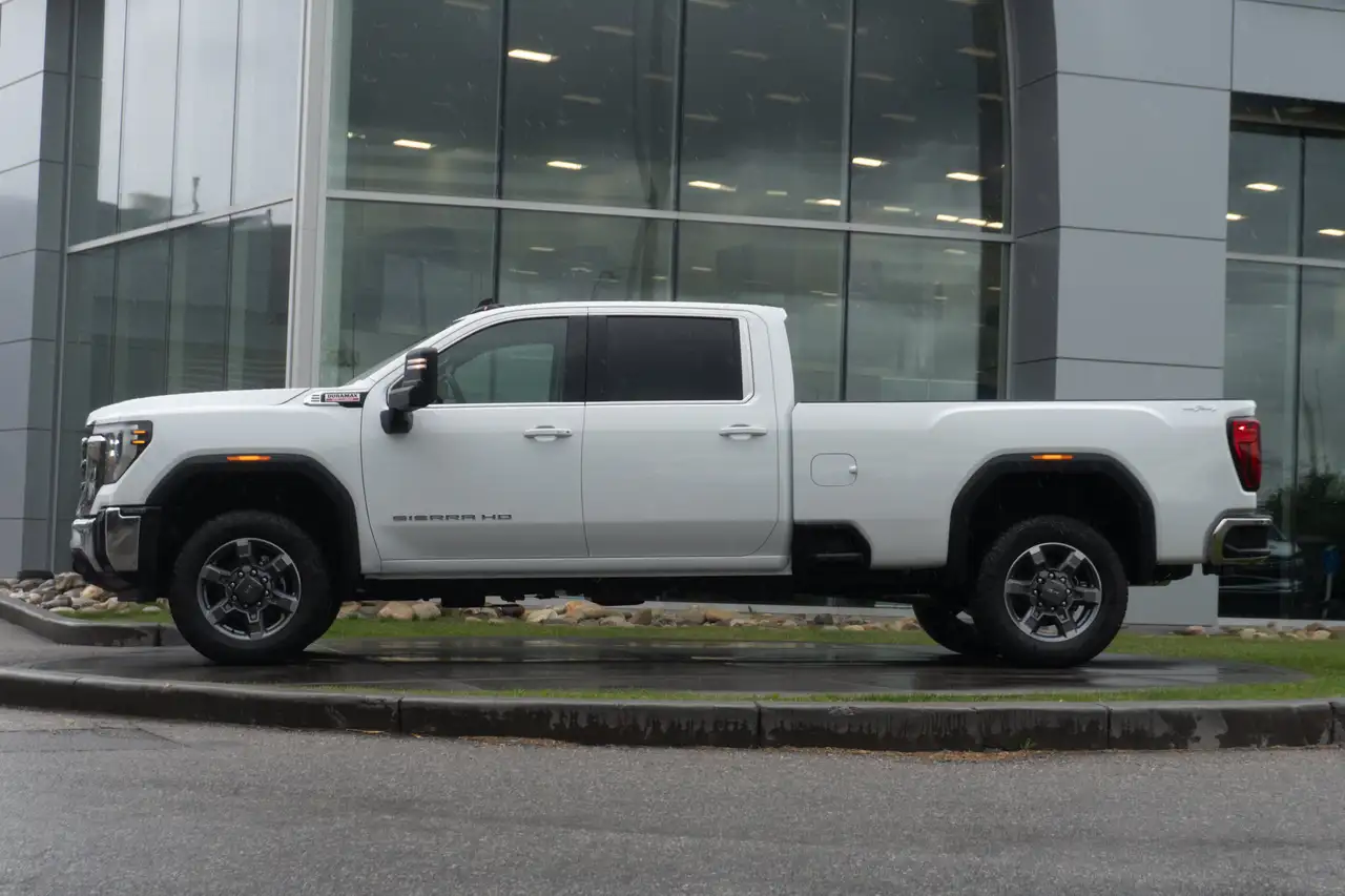 GMC Sierra 3500HD снимка GMC Sierra 3500HD