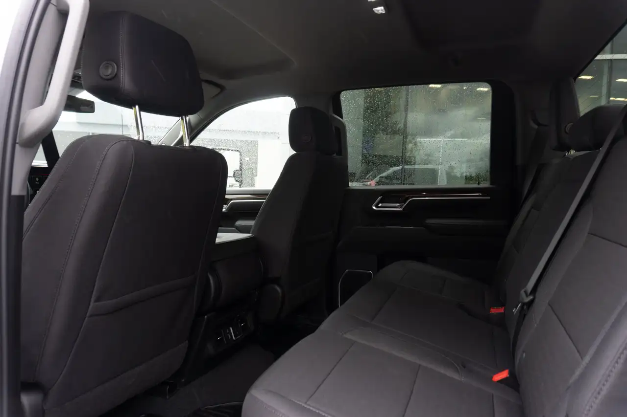 GMC Sierra 3500HD снимка GMC Sierra 3500HD