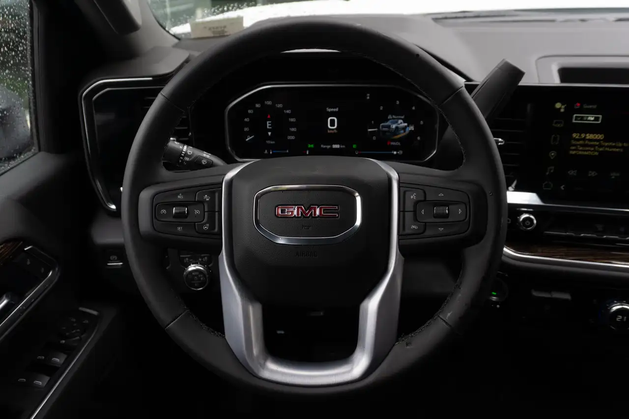 GMC Sierra 3500HD снимка GMC Sierra 3500HD