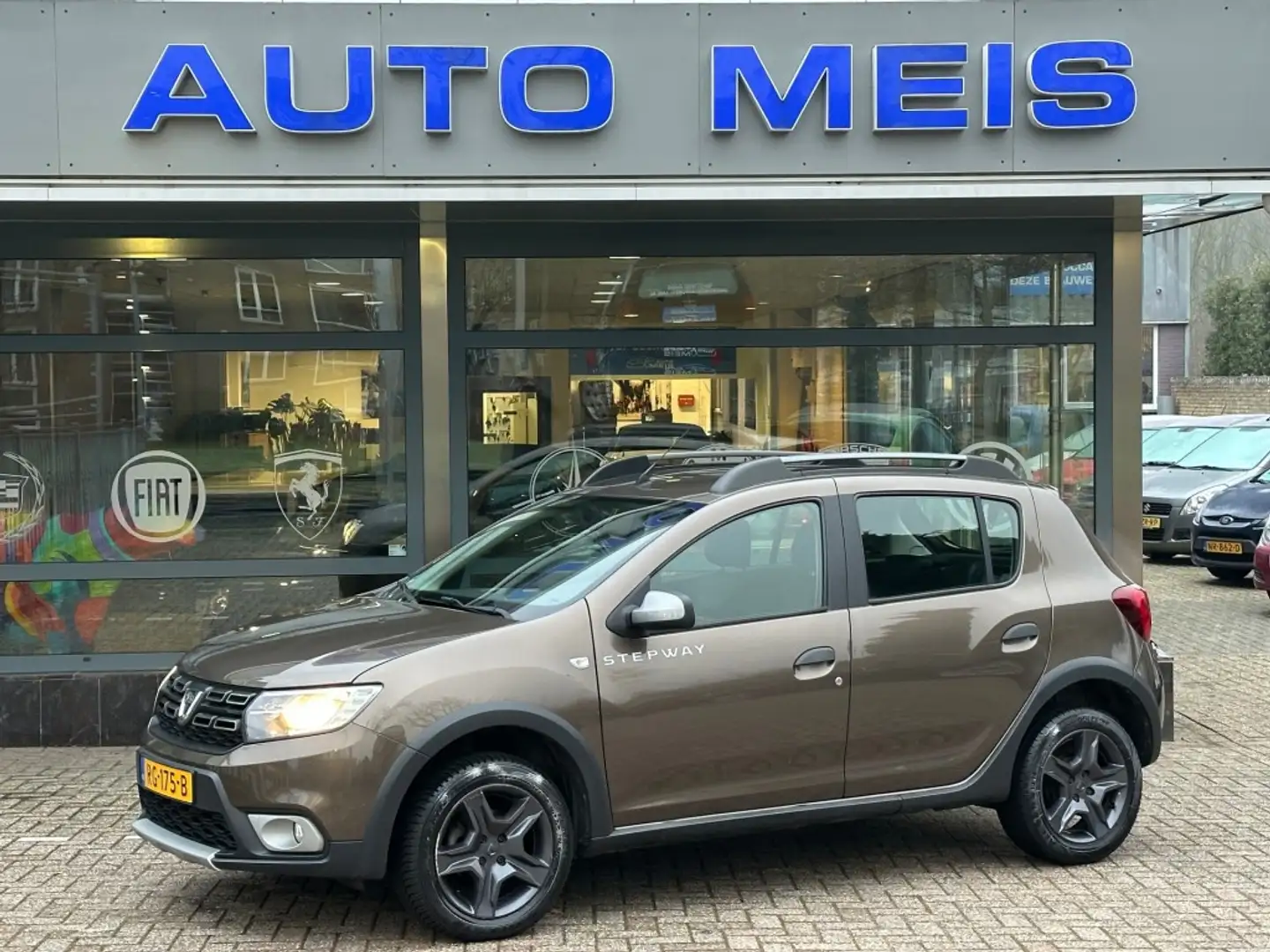 Dacia Sandero 0.9 TCE Bi-Fuel Stepway Ambiance Navi Cruise Camer Braun - 1