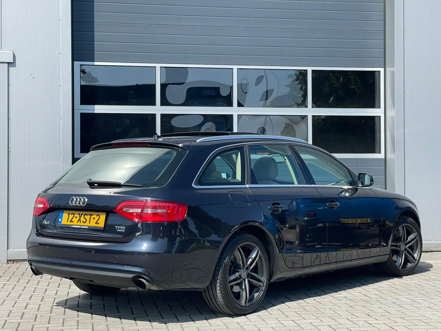 Audi A4 Avant 2.0 TFSI 211pk quattro Pro Line | Panoramada Blauw - 2