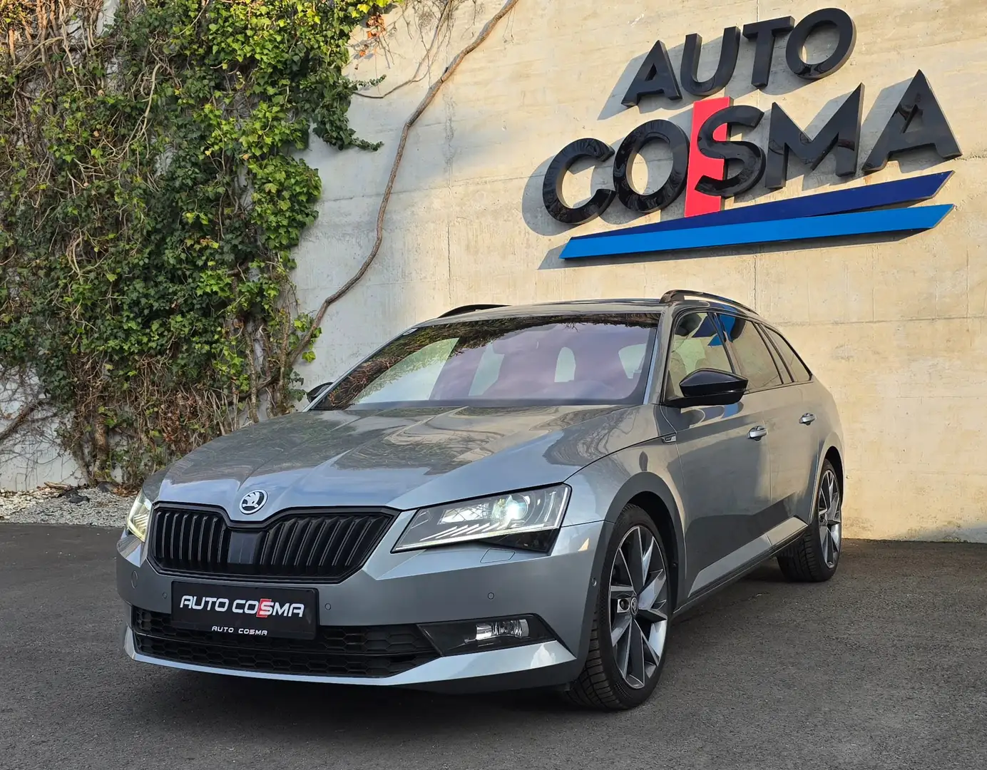 Skoda Superb Sportline Grau - 1