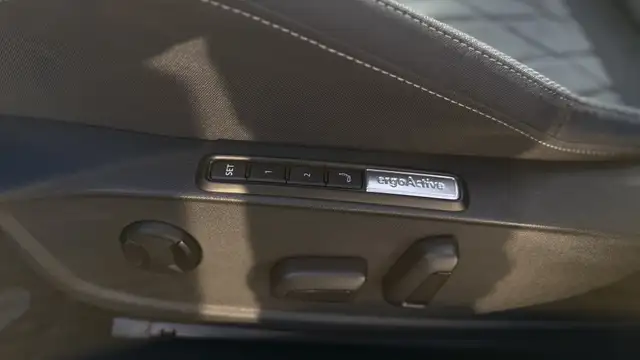 Volkswagen Golf view 9
