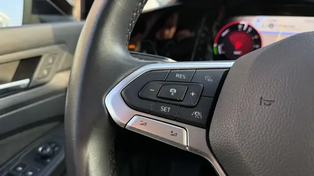 Volkswagen Golf view 16