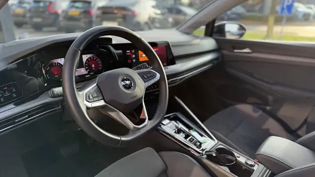Volkswagen Golf view 10