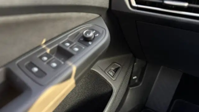 Volkswagen Golf view 20