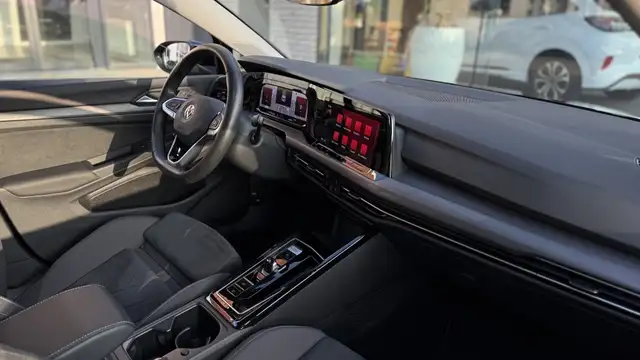 Volkswagen Golf view 25