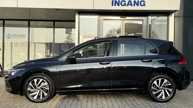 Volkswagen Golf view 2