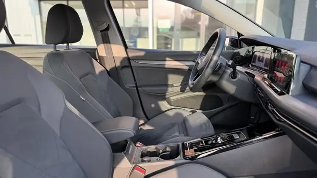 Volkswagen Golf view 24