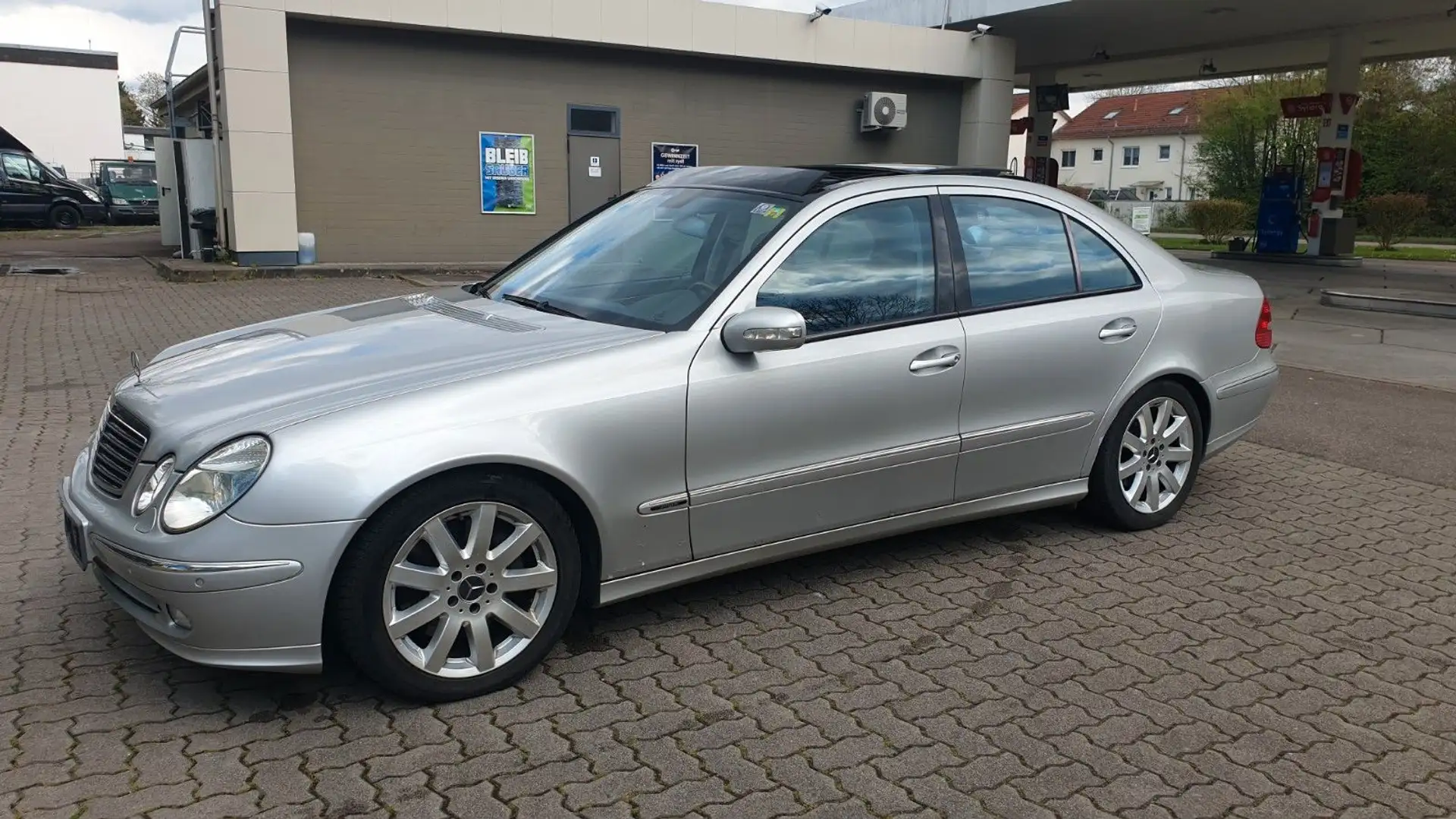 Mercedes-Benz E 50 AMG E -Klasse Lim. E 500 Stříbrná - 2