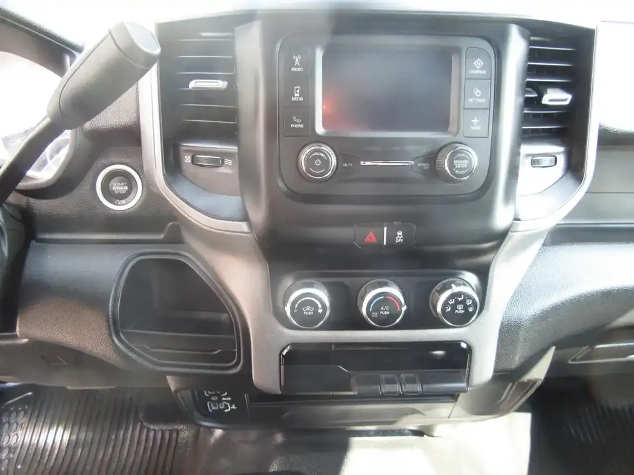 RAM 3500 снимка RAM 3500