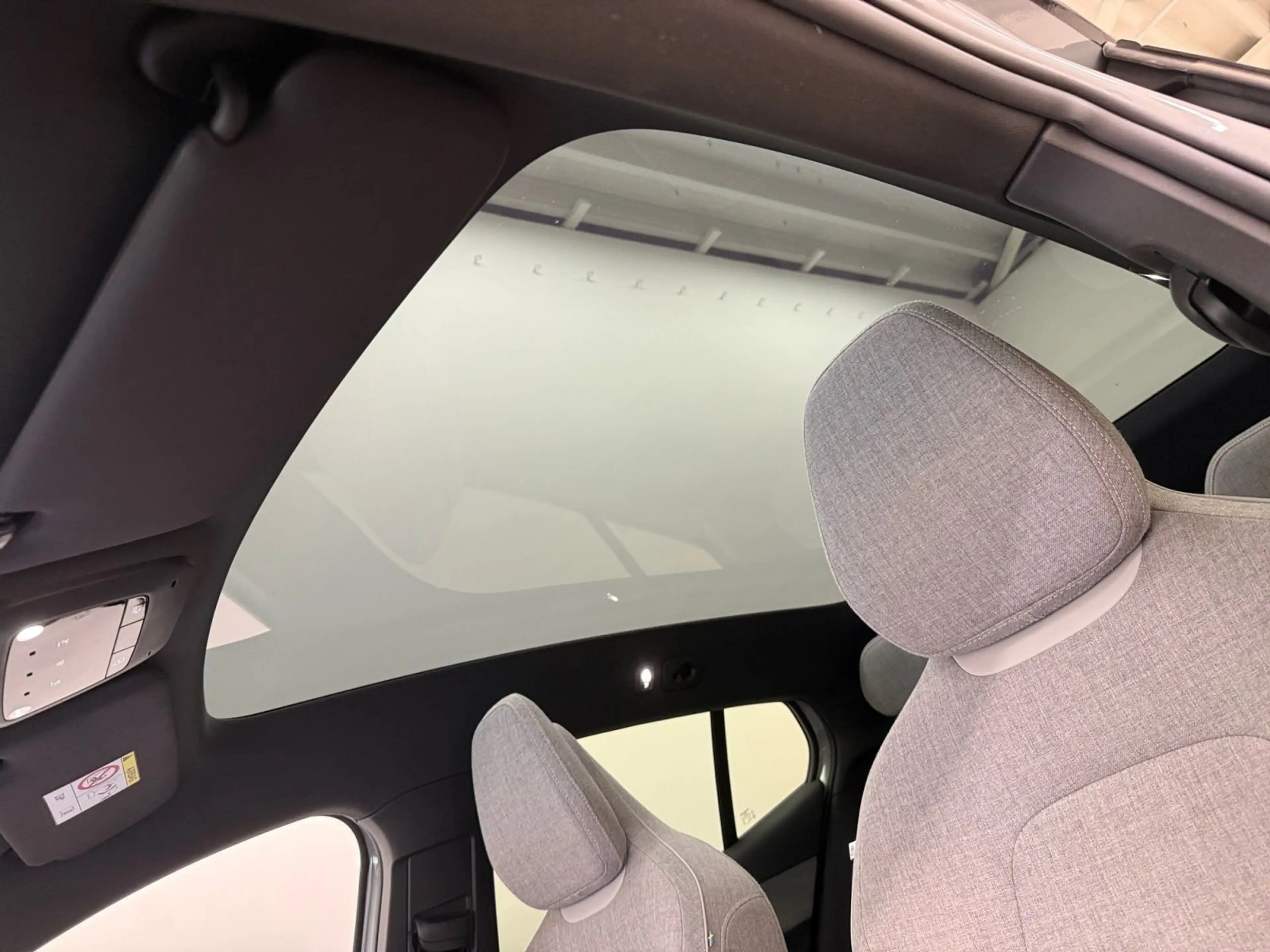 Volvo EX30 Single Motor Extended Range Ultra GPS 360Camera Panodak Dig.Airco Led — photo 15