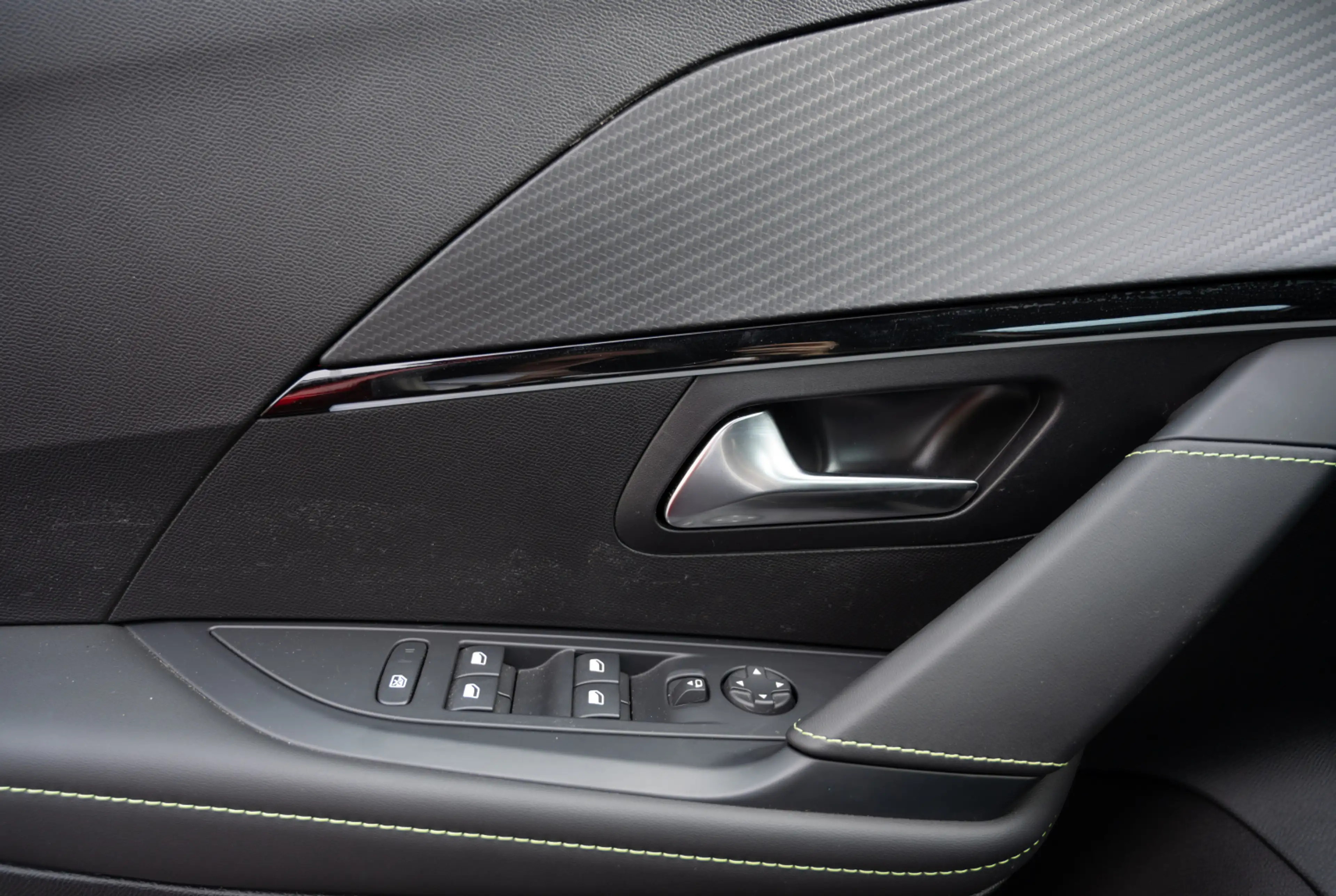 Peugeot 208 GT 1.2 Hybrid 136 DSC6 *ACC*DAB*360-GRAD-KAMERA* — photo 13