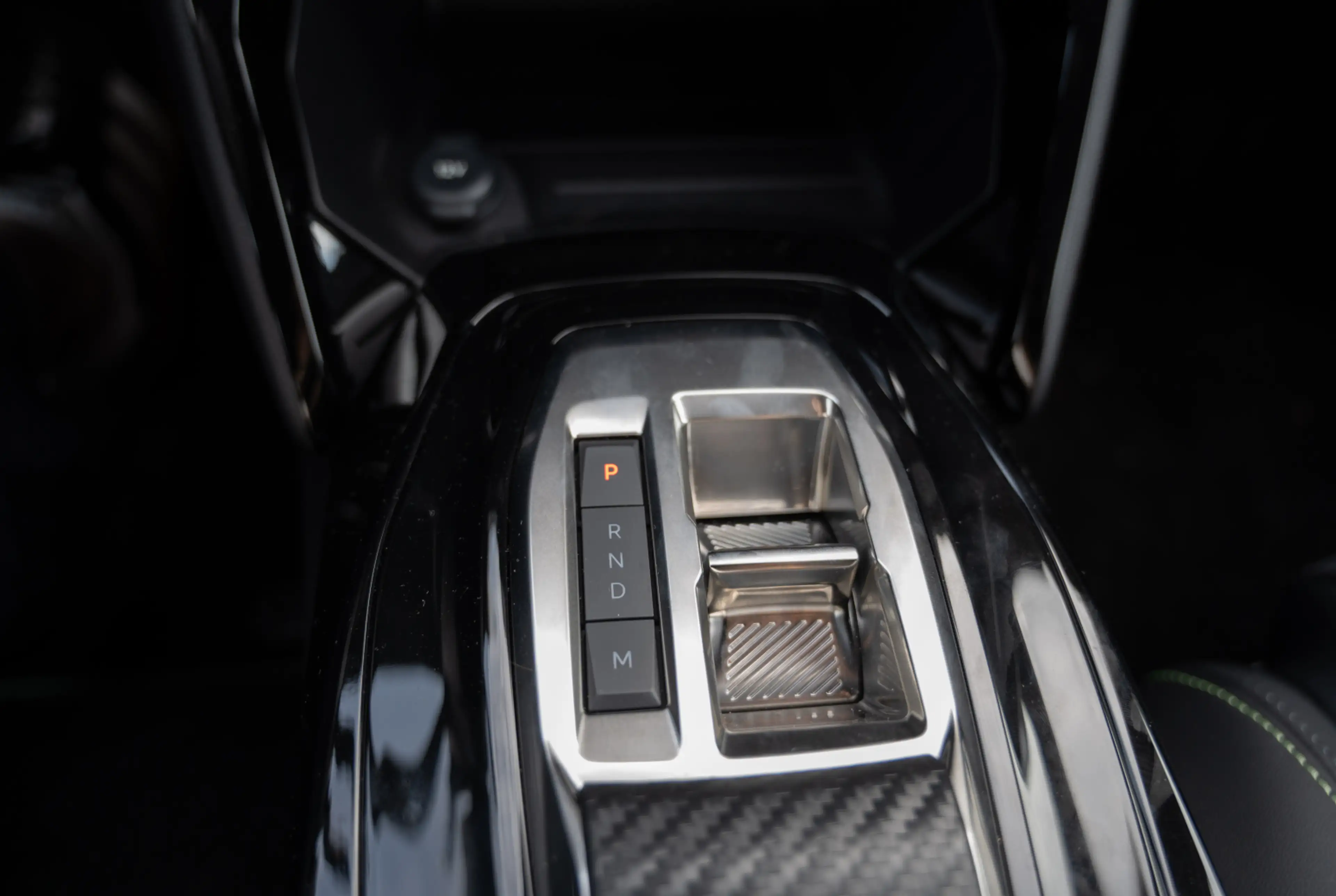 Peugeot 208 GT 1.2 Hybrid 136 DSC6 *ACC*DAB*360-GRAD-KAMERA* — photo 11
