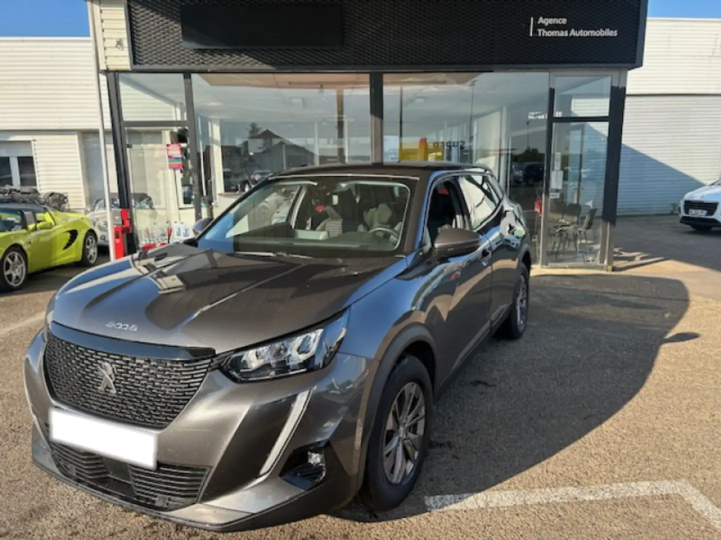 Peugeot 2008 1.2 PureTech 130ch S\u0026S Allure 7cv Gris - 1