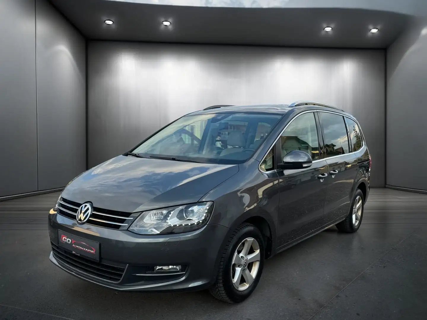 Volkswagen Sharan Sharan Sky BMT 2,0 TDI DPF 4Motion Sky Grau - 1