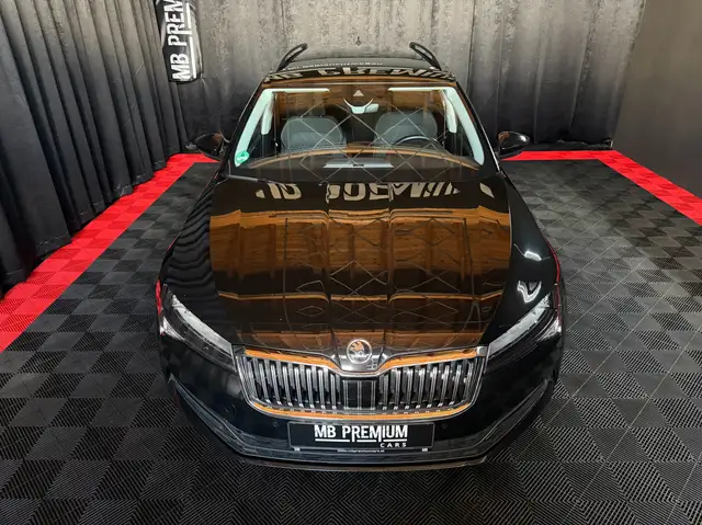 Skoda Superb view 4