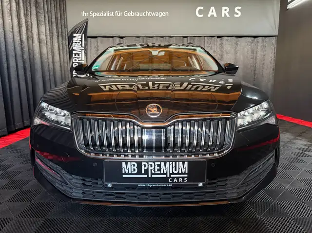 Skoda Superb view 5