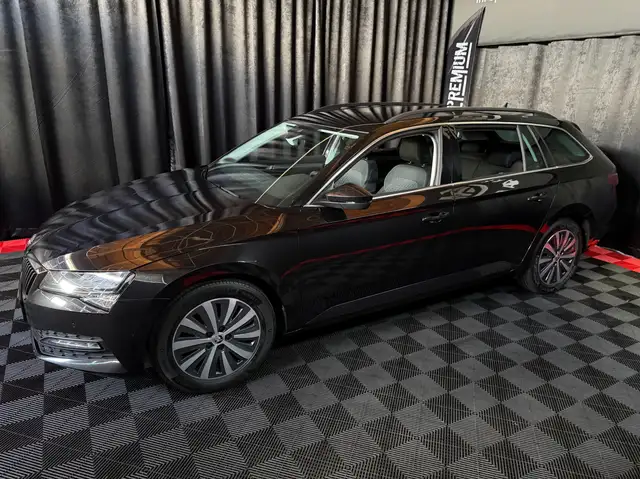 Skoda Superb view 11