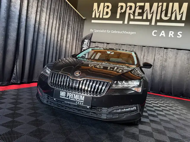 Skoda Superb view 3