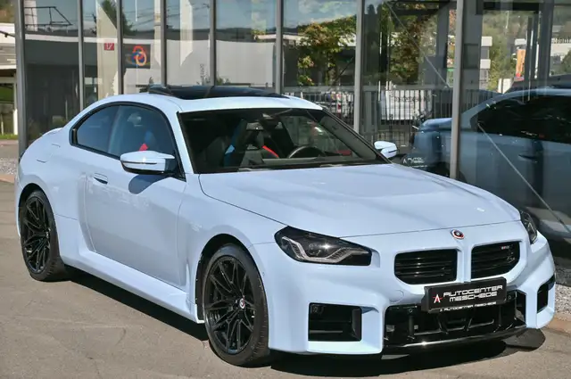 BMW M2 view 3