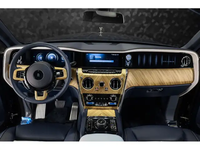 Rolls-Royce Cullinan view 8
