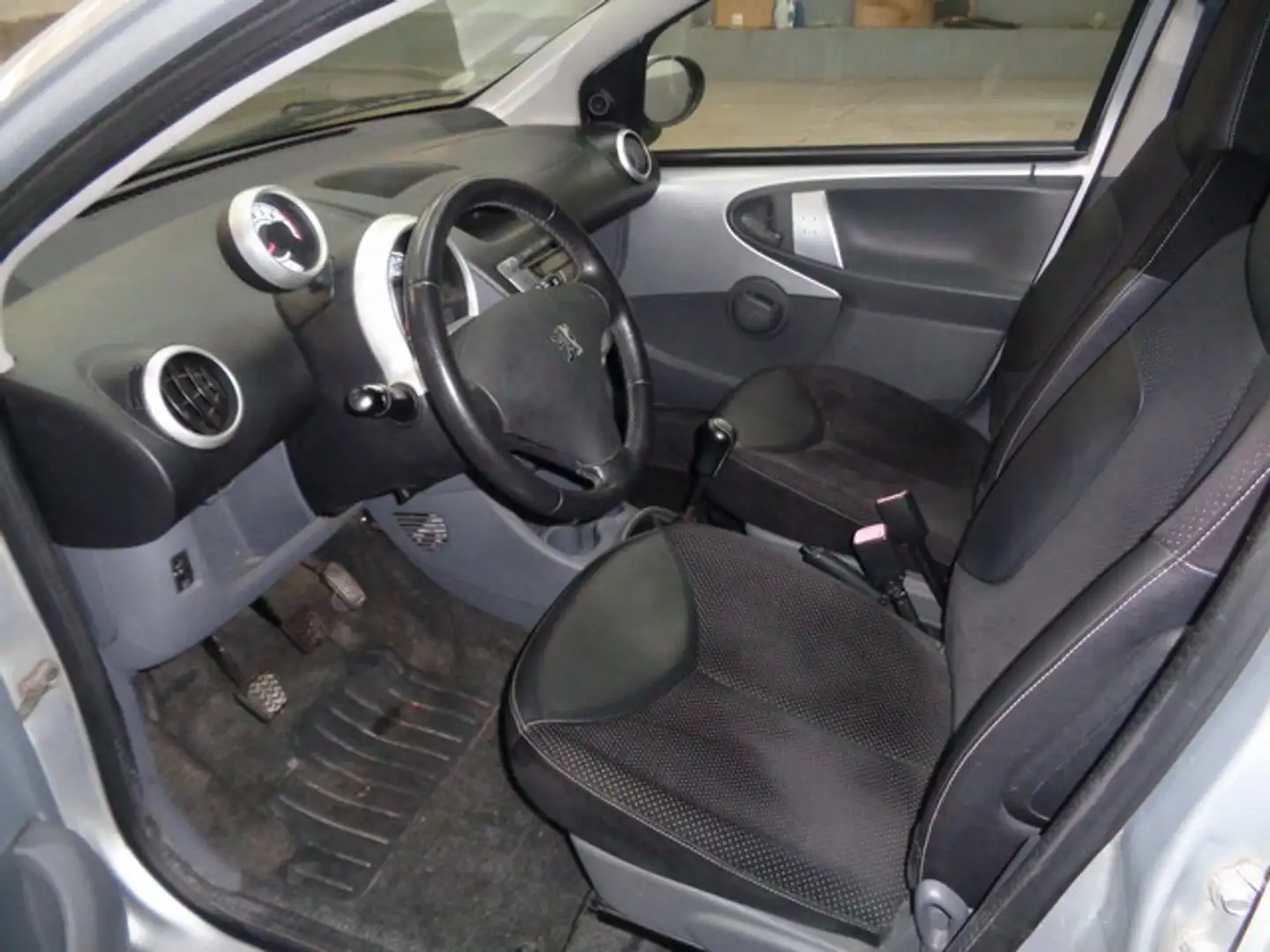 Peugeot 107 107 1.0e 12V 68ch BLUE LION Black - 2