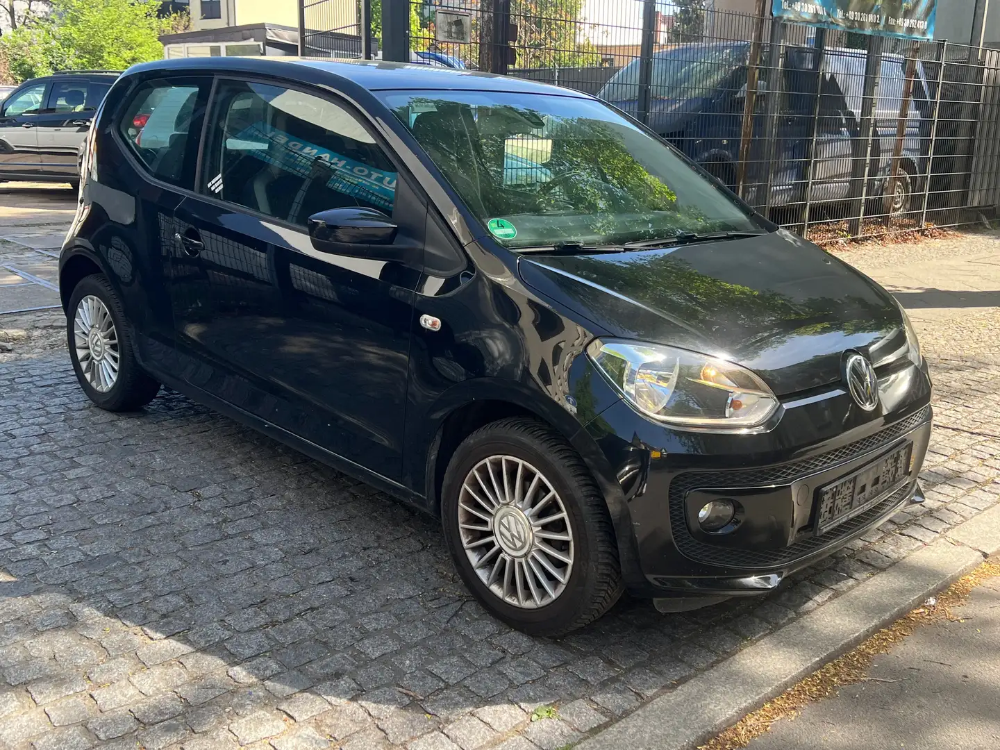 Volkswagen up! high up! *Klima+PDC+ALU+1.HAND* TÜV/AU 01/27 Noir - 2