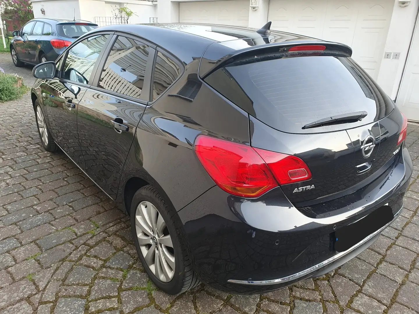 Opel Astra Energy Schwarz - 2