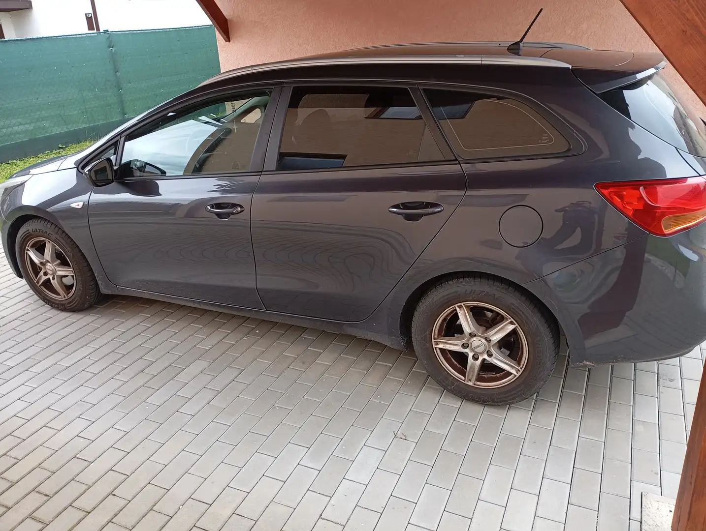Kia Ceed / cee'd cee'd 1,4 CRDi Cool Cool Grau - 1