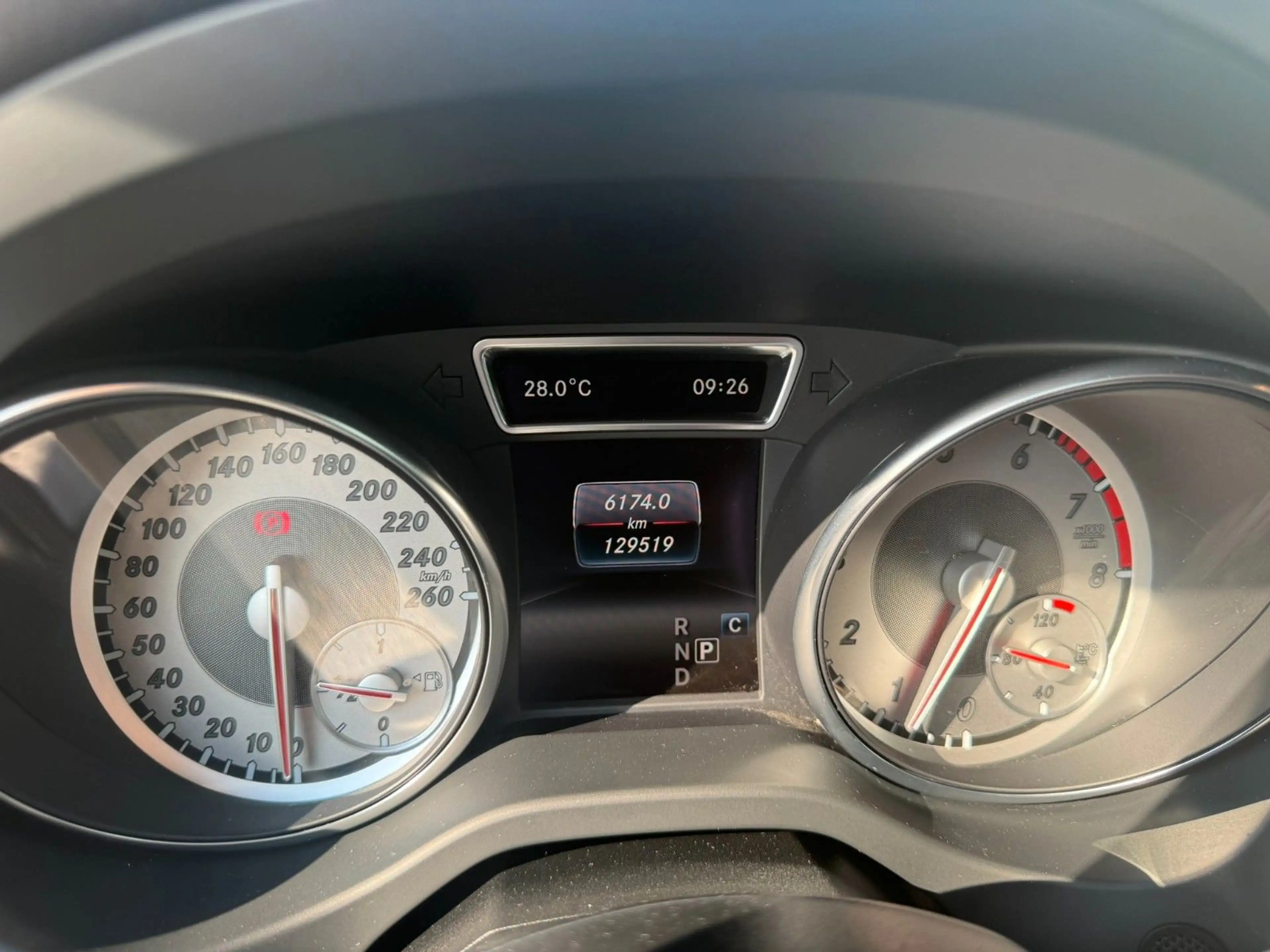 Mercedes-Benz GLA 180 LED Navi Teilleder Alu PDC SHZ FSE — photo 15